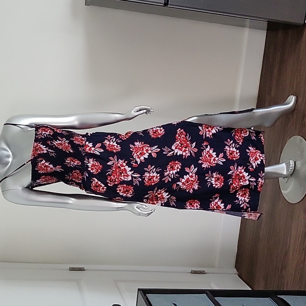 Nwt... Long maxi  floral strap dress